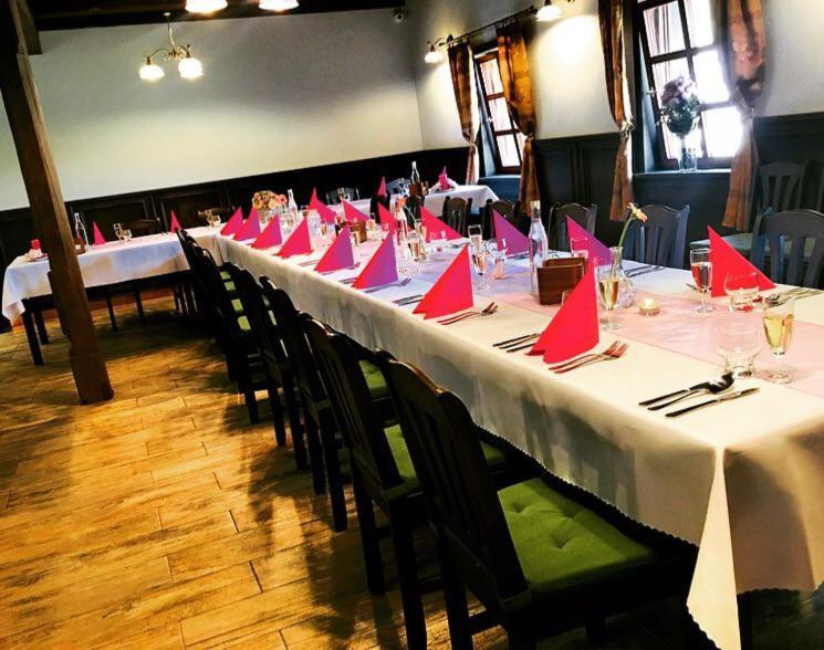 Penzion A Restauracia Hanisberg Krupina Εξωτερικό φωτογραφία