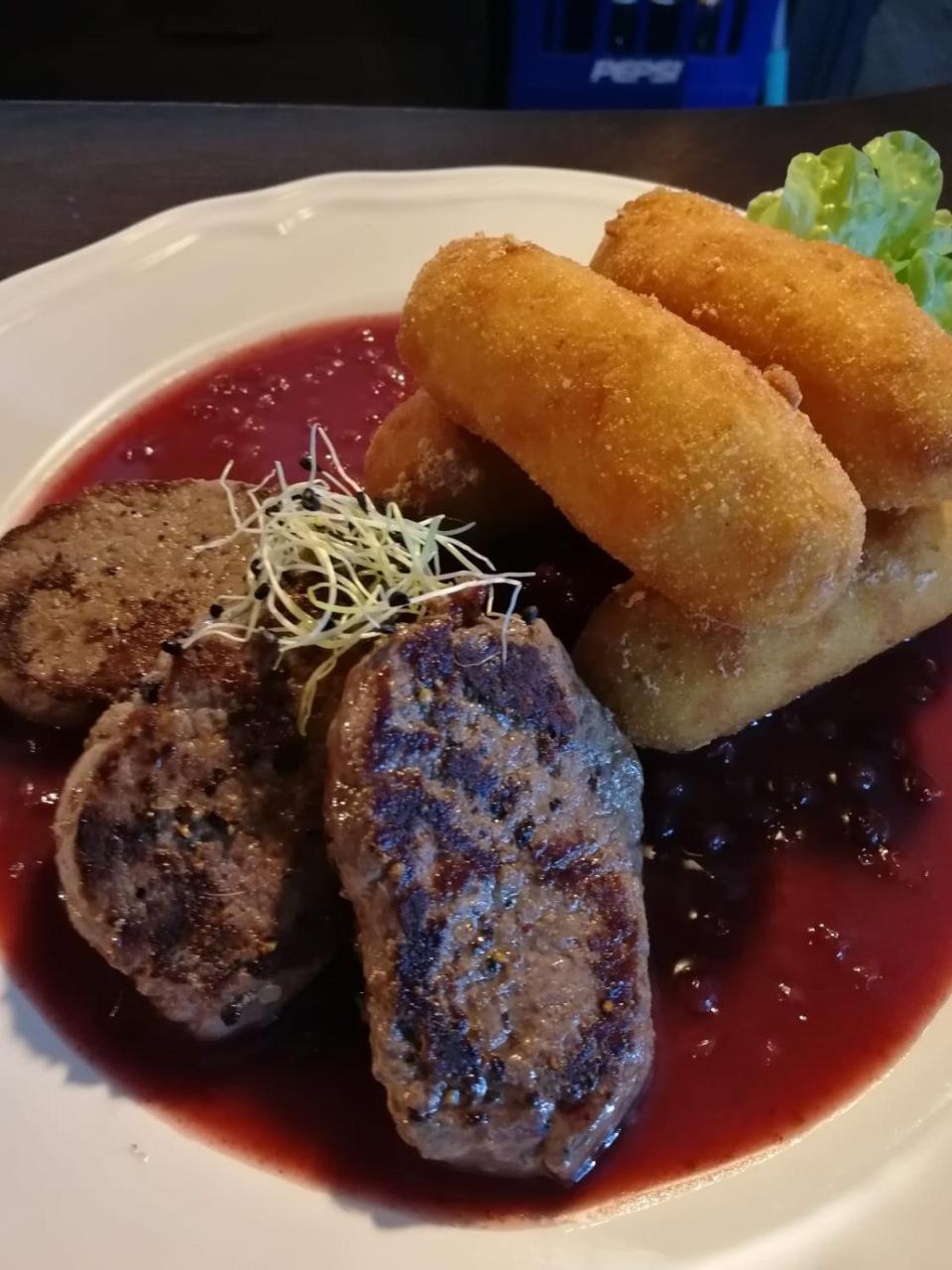 Penzion A Restauracia Hanisberg Krupina Εξωτερικό φωτογραφία